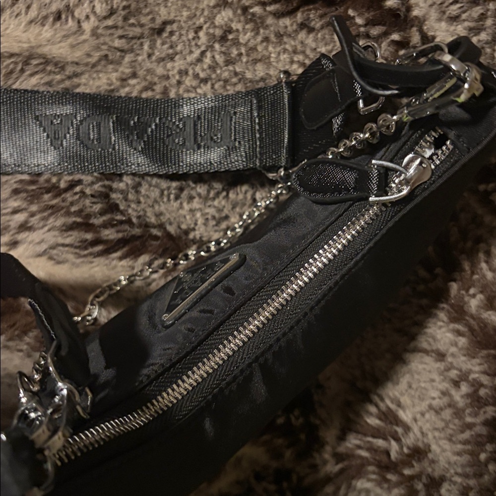 Prada logo Black Nylon Shoulder Bag with Accessories - Picture 8 of 12